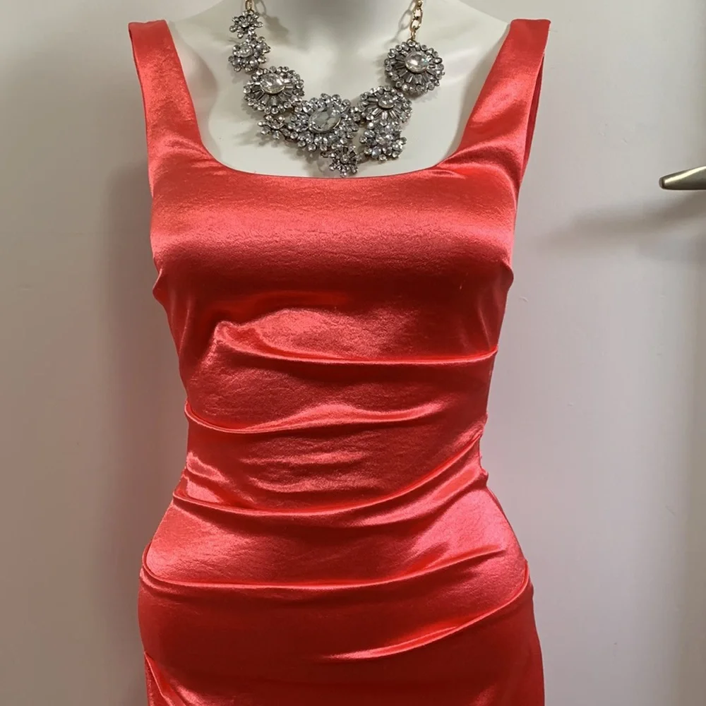 Le Château coral satin dress - Picture 2 of 15
